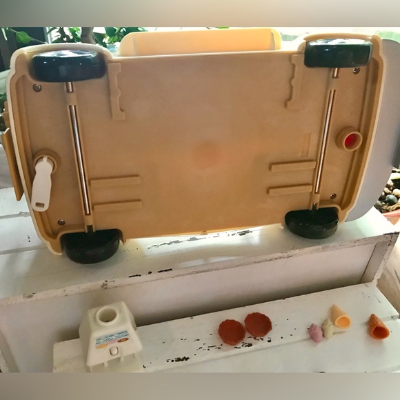 Calico Critters Ice Cream Truck Vehicle Accessories Vehicle Toy Playset Food - Picture 15 of 16
